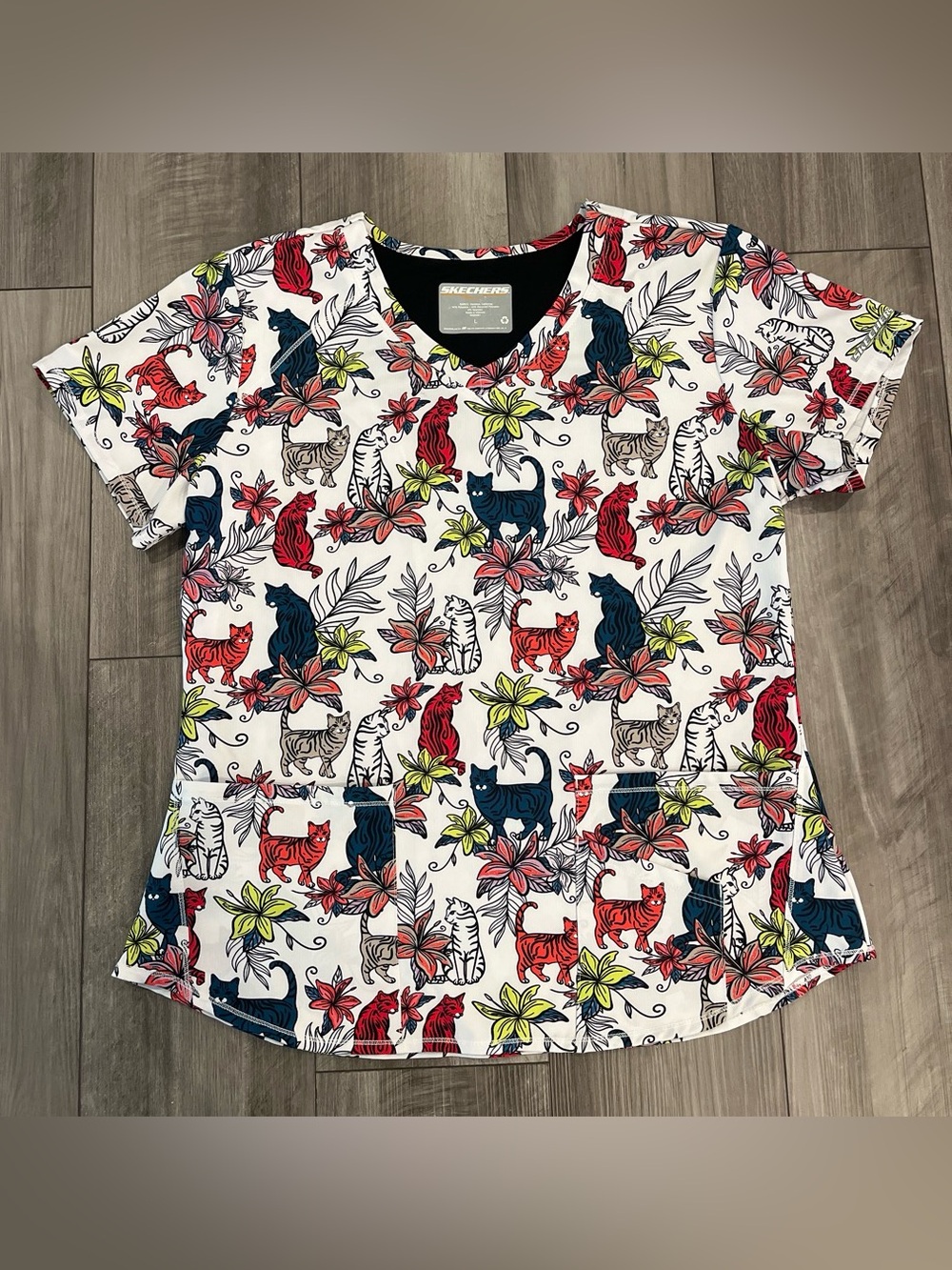Skechers White Cat & Floral V-Neck Short Sleeve Scrub Top